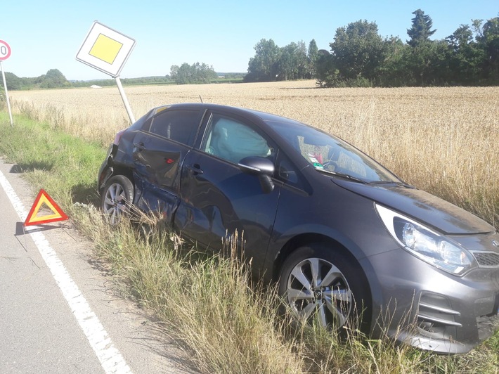 POL-HM: Verkehrsunfall mit 4 Verletzten bei Hemeringen