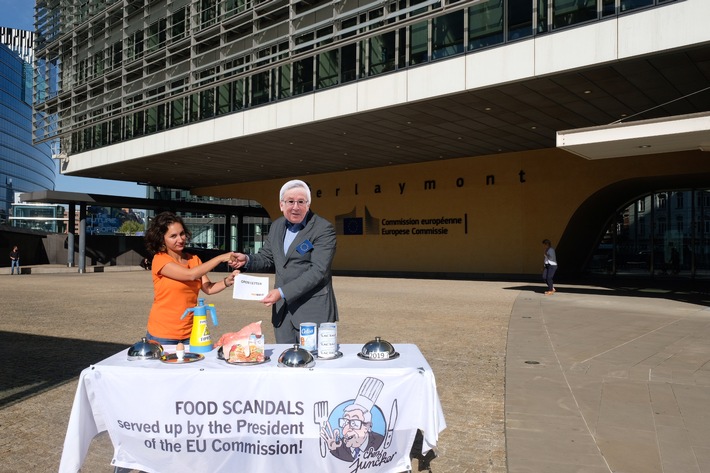 Protest in Brussels: foodwatch Accuses EU of Large-Scale Failings in Health and Safety - Open Letter: Commission President Jean-Claude Juncker Is "Detached from Reality"