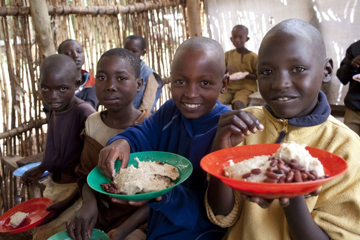 Studierende sammeln in einer Woche über 25.410 Euro für Kinder in Burundi
