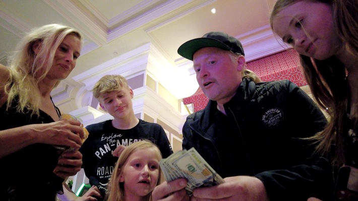 Von USA nach Mexiko / "Joey Kelly und Familie - Roadtrip Panamericana": Geldsegen in Las Vegas und Verfolgung in Mexiko