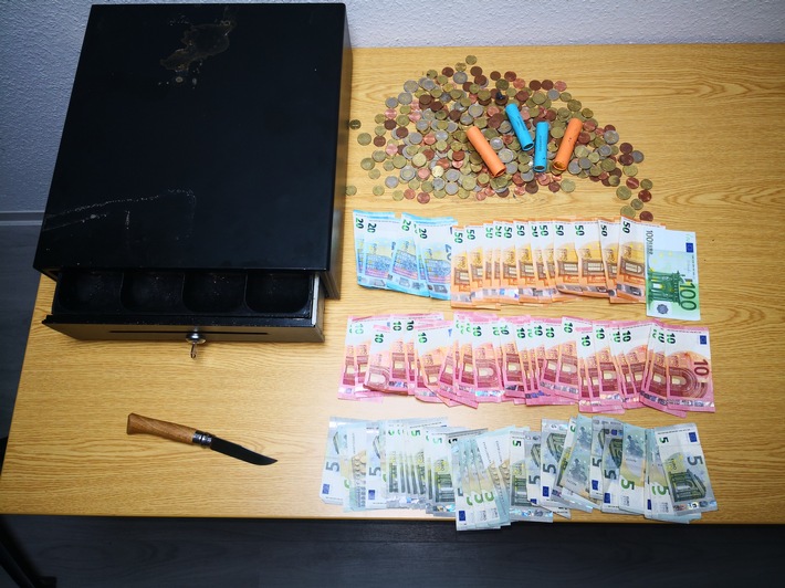 BPOL NRW: Mit Geldkassette geflohen; Bundespolizei nimmt Kassendieb fest