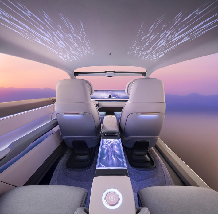 Yanfeng and TactoTek partner to enhance future vehicle interior applications / Yanfeng expands portfolio for advanced lighting solutions
