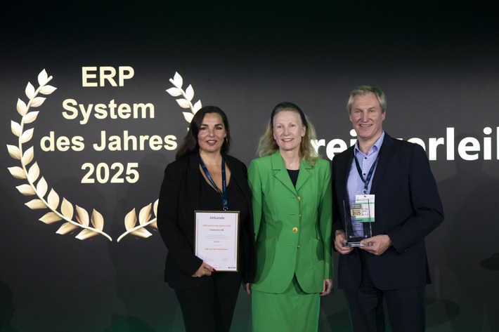 Gold Award - ERP System des Jahres - Kategorie KI
Özlem Doger-Herter, Chantal Ruppert, Dr. Jörg Haas / Weiterer Text über ots und www.presseportal.de/nr/78812 / Die Verwendung dieses Bildes für redaktionelle Zwecke ist unter Beachtung aller mitgeteilten Nutzungsbedingungen zulässig und dann auch honorarfrei. Veröffentlichung ausschließlich mit Bildrechte-Hinweis.