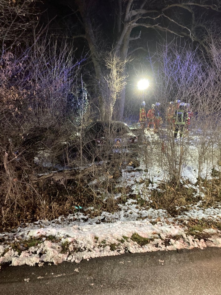 FW Minden: Verkehrsunfall und erhöhtes Rettungsdienstaufkommen im Mindener Stadtgebiet