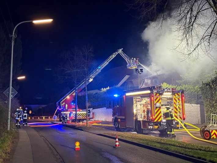 FW Leichlingen: Wohnhaus durch Brand unbewohnbar