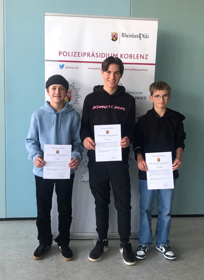 POL-PPKO: Drei junge Koblenzer erhielten eine Bürgerurkunde...