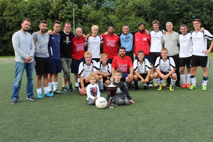 POL-EN: Ennepe-Ruhr-Kreis - Moscheeverein Schwelm gewinnt Fußballturnier des "AK Polizei und Muslime"