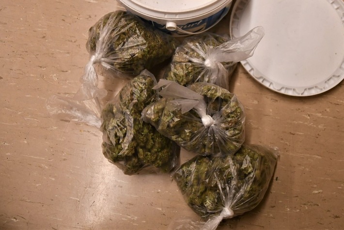 POL-HA: Ermittlungserfolg: Zivilpolizisten finden Marihuana im einstelligen Kilogrammbereich