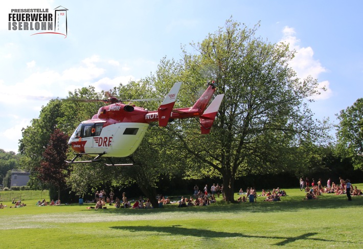 FW-MK: Rettungshubschrauber landet im Freibad