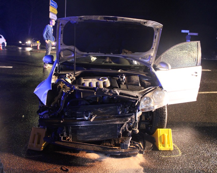 POL-DN: Vorfahrt missachtet - eine Person leicht verletzt