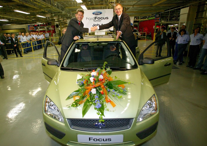 Erster Ford Focus Turnier lief vom Band / Wirtschaftsminister Dr. Hanspeter Georgi besucht Werk in Saarlouis