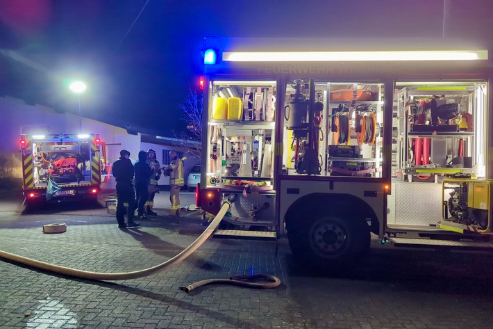 FW VG Asbach: Kellerbrand in Windhagen / Brand kann schnell gelöscht werden