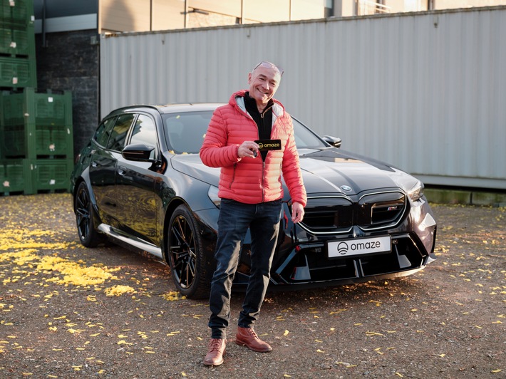 "Ich habe zum ersten Mal seit 40 Jahren wieder bei einer Lotterie mitgespielt - und sofort gewonnen!" / Erfolgreicher Unternehmer vom Bodensee gewinnt BMW M5 Touring im Wert von 155.000 Euro sowie 50.000 Euro in bar