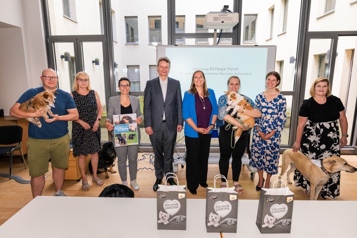 Treffen anlasslich des Aktionstages Kollege Hund, Bezirksamt Marzahn-Hellersdorf.JPG