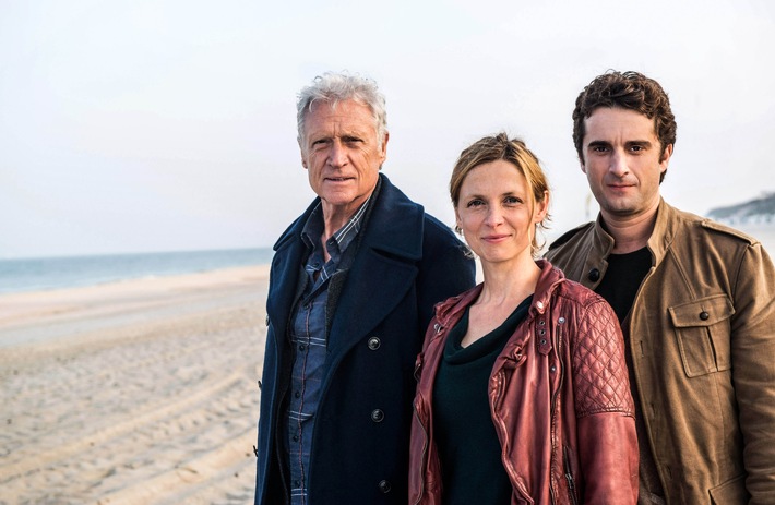 ZDF dreht zwei neue "Nord Nord Mord"-Krimis auf Sylt / Mit Robert Atzorn, Julia Brendler und Oliver Wnuk (FOTO)