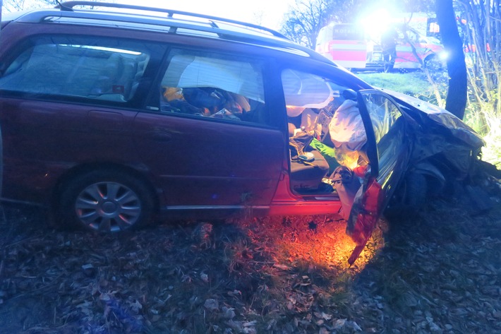 POL-DEL: Autobahnpolizei Ahlhorn: Verkehrsunfall auf der A29 mit einer verletzten Person