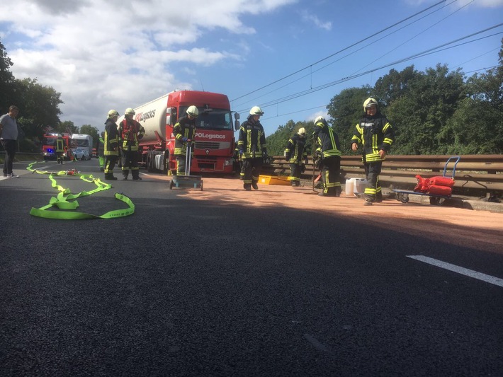 FW-MH: Feuerwehr rettet zwei Personen und eine Hochzeit. #fwmh