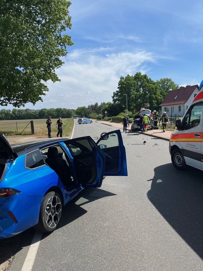 POL-HRO: Mehrere verletzte Personen bei Zusammenstoß zweier PKW in Hagenow-Heide, darunter auch eine Fußgängerin