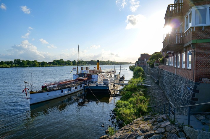 Jubiläumsreise von Lauenburg nach Dresden: 125jähriger Raddampfer besucht seinen „Geburtsort“ – und freut sich auf „Geburtstagsgäste“