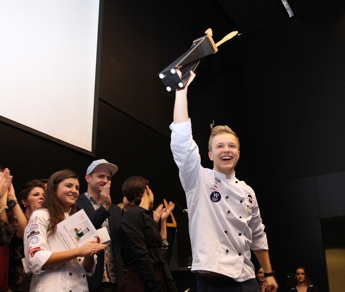 Der Getränkehersteller PilotsFriend und der Gourmet-Verlag Falstaff präsentieren den Falstaff Young Talents Cup 2018 im Aiola Schloss St. Veit bei Graz. Weiterer Text über ots und www.presseportal.de/nr/77802 / Die Verwendung dieses Bildes ist für redaktionelle Zwecke honorarfrei. Veröffentlichung bitte unter Quellenangabe: "obs/PilotsFriend GmbH/Falstaff, Feldhofer, Streicher"