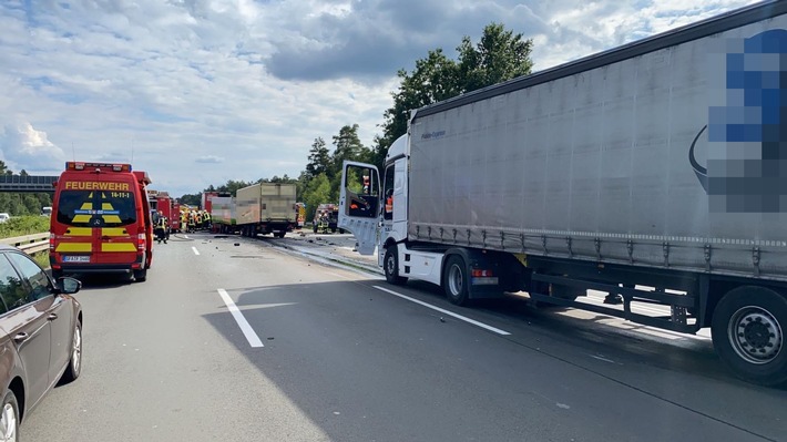 POL-HK: Walsrode / A 7: Lkw-Fahrer bei Unfall lebensgefährlich verletzt