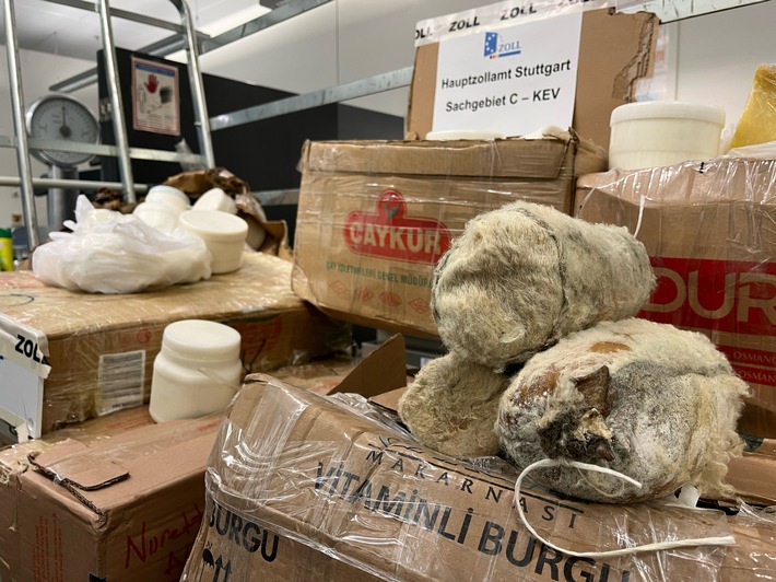 HZA-S: Knapp 300 Kilogramm geschmuggelten Käse aus dem Verkehr gezogen