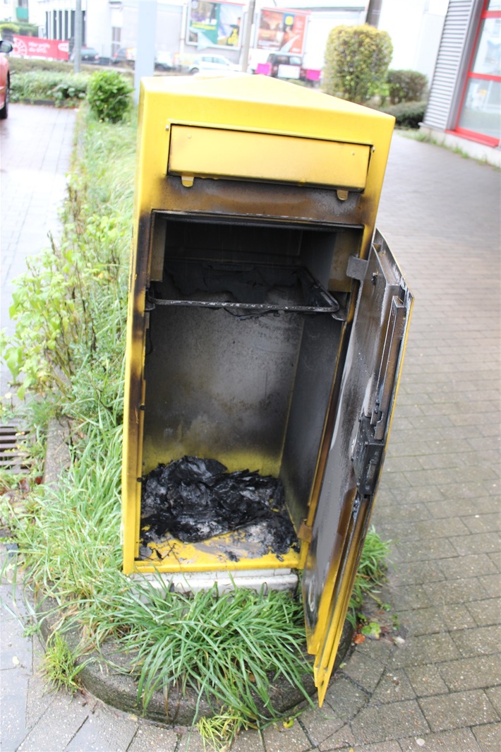 POL-HA: Briefkasten der Deutschen Post in Eckesey in Brand gesetzt