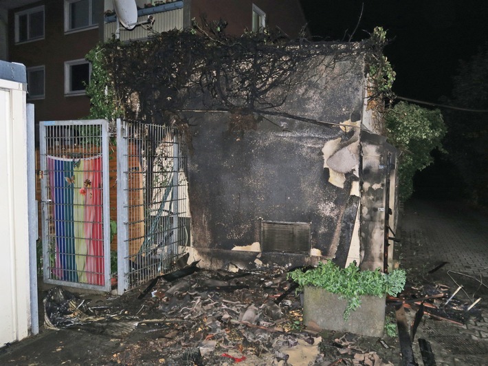 POL-ME: Polizei ermittelt zum Verdacht der Brandlegung - Langenfeld - 2007069