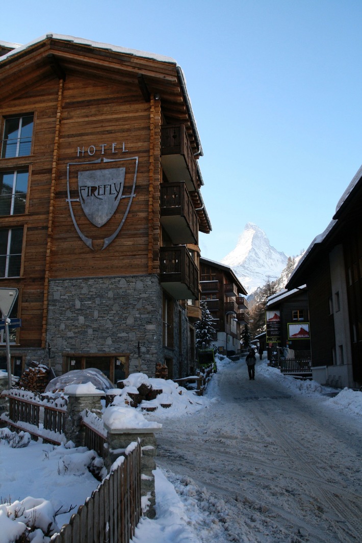 Mit dem Firefly eröffnet Zermatts erstes Minergie-Hotel, das zukunftsweisende Impulse für nachhaltigen Tourismus auf höchstem Niveau gibt