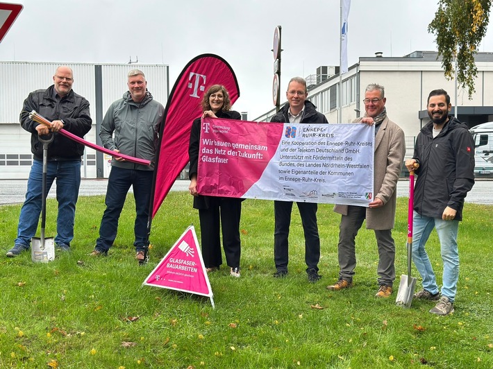 Telekom startet geförderten Glasfaserausbau in Ennepetal im Gewerbegebiet Ennepetal-Ost