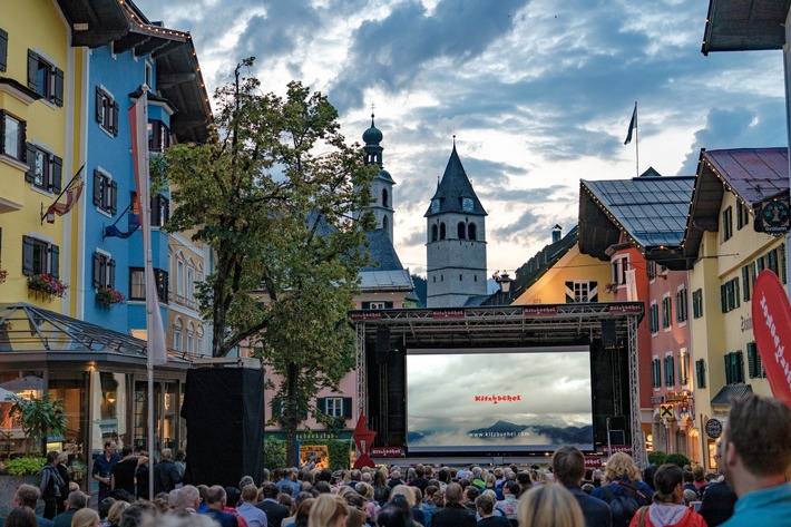 Fulminanter Start zu "Kino in der Stadt in Kitzbühel