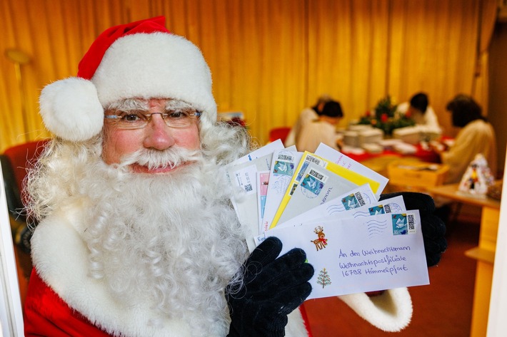 PM: Weihnachtspostfilialen der Deutschen Post: Christkind, Weihnachtsmann und Nikolaus beantworten 633.900 Kinderbriefe