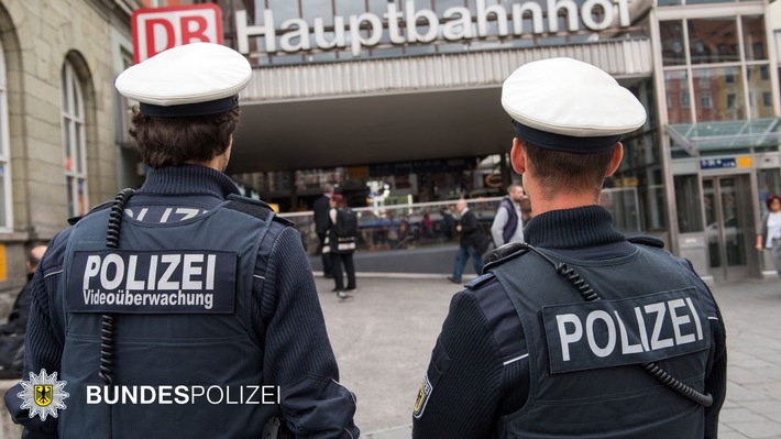 Bundespolizeidirektion München: Attacken gegen Bundespolizisten - Ein Beamter leicht verletzt