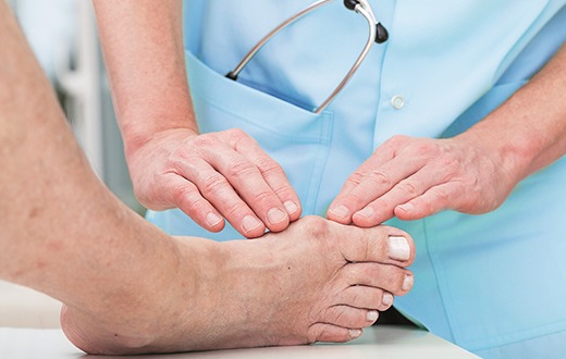 PM / / Infotreff Rotkreuzklinik: Probleme mit Fuß und Zehen – Wie kann der Orthopäde helfen?