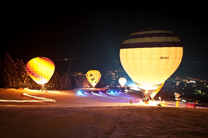 Über weiße Landschaften schweben: Österreichs internationale Ballonwoche in Zell am See-Kaprun - BILD