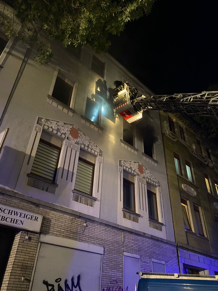 FW-DO: 24.10.2021 - FEUER IN NÖRDLICHER INNENSTADT Küchenbrand in Mehrfamilienhaus