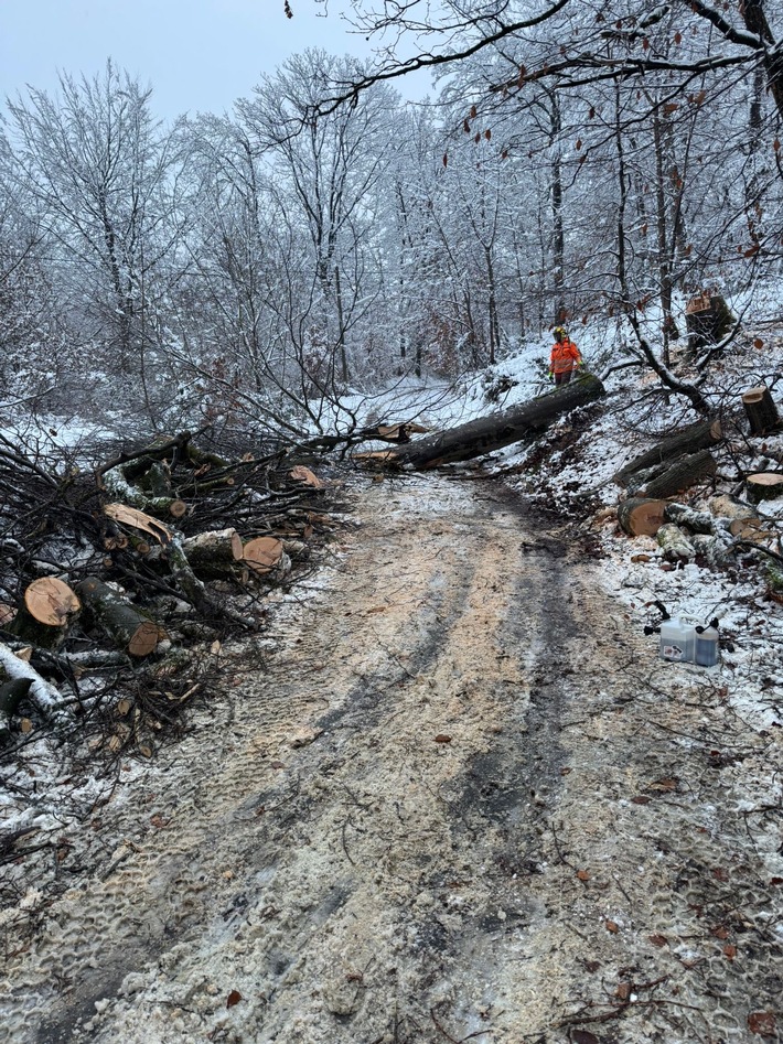 FW-EN: Schneefall sorgt für eine Vielzahl von Einsätzen bei der Hattinger Feuerwehr