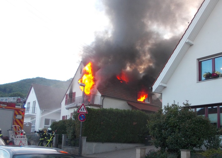 POL-PDNW: Ortsteil Hambach - Wohnhausbrand in einem Einfamilienhaus