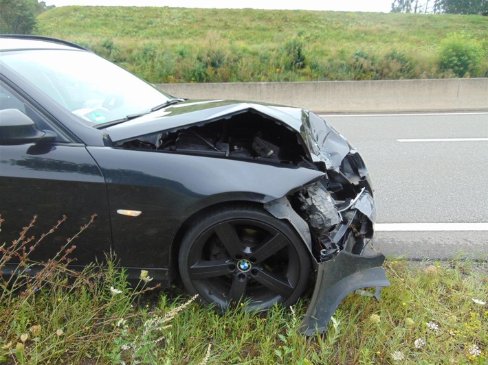 POL-PPWP: Zeugen nach Verkehrsunfall mit Flucht gesucht