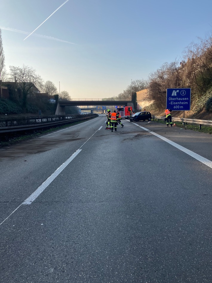 FW-OB: PKW-Unfall am Morgen führte zu kurzzeitiger Vollsperrung der BAB 516 in Fahrtrichtung Oberhausen Zentrum