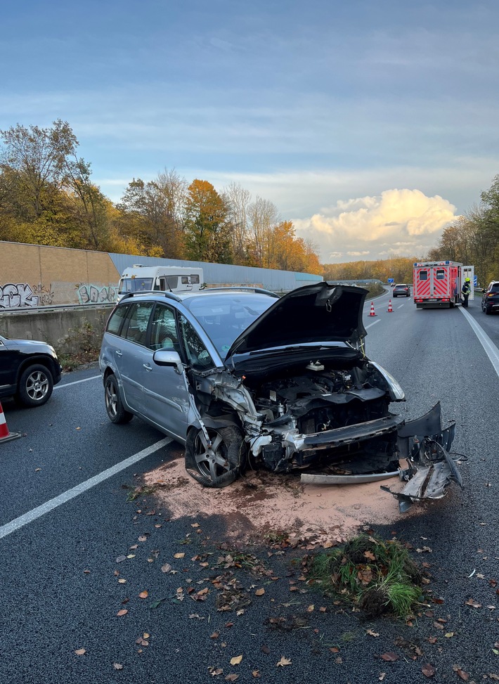 POL-BI: Auf nasser Fahrbahn zu schnell unterwegs