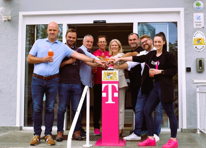 Aus eigener Kraft: Telekom schließt 400. Kommune in Bayern ans Glasfasernetz an