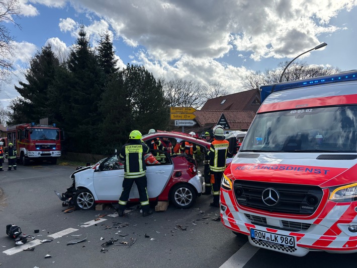 FW-ROW: Verkehrsunfall mit schwerverletzter Person in Hemslingen