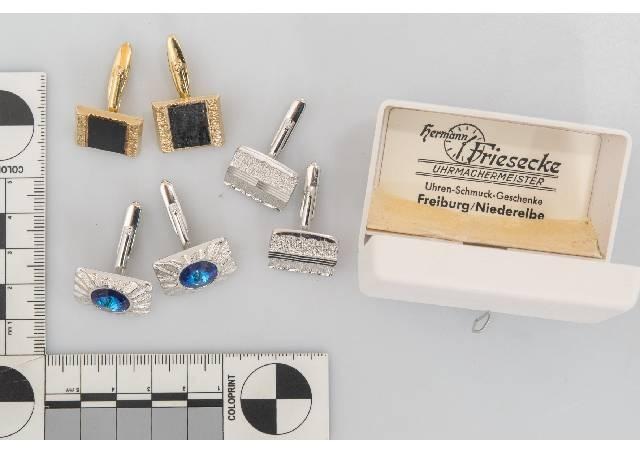 POL-CUX: Eigentümer/in von sichergestelltem Schmuck gesucht - Zeugenaufruf (Foto und Bildmappe im Anhang)