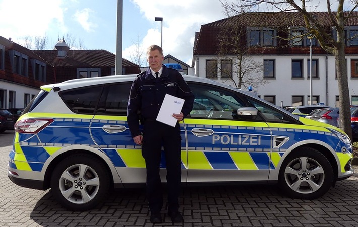 POL-SO: Lippstadt - Mit Leib und Seele Polizeibeamter - Polizeihauptkommissar Andreas Koppius in den Ruhestand verabschiedet
