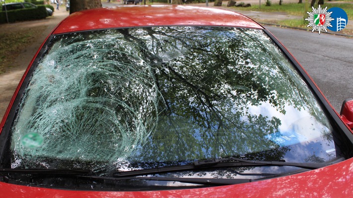 POL-OB: Schwerer Verkehrsunfall zwischen Pkw und Radfahrer - Radfahrer lebensgefährlich verletzt