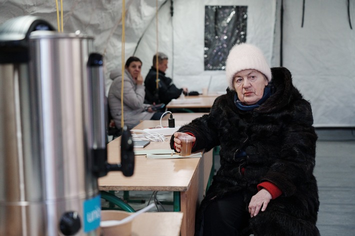 Korrektur: Krieg in der Ukraine: Hilfe für elf Millionen Menschen / Bereits 300 Millionen Euro Spenden - Größte Spendensumme in der 25-jährigen Geschichte von "Aktion Deutschland Hilft"