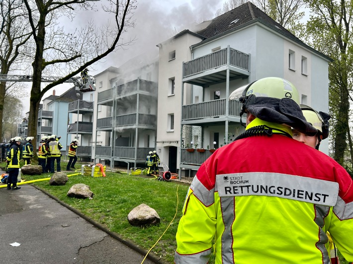 FW-BO: Wohnungsbrand in Bochum Weitmar fordert einen Schwerverletzten