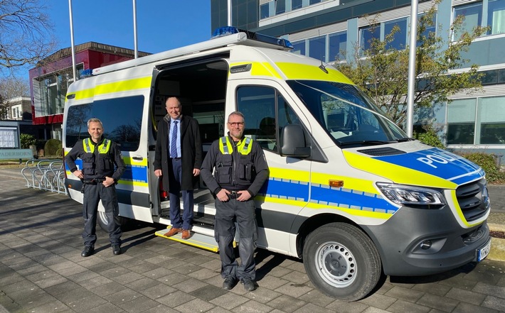 POL-PB: Neuer Kollege beim Verkehrsdienst der Kreispolizeibehörde Paderborn