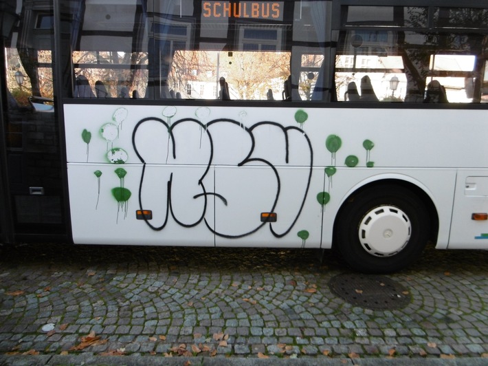 POL-NOM: Kreiensen - Linienbus beschmiert